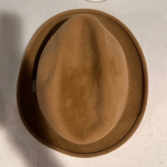 Vintage Beige Fedora Hat with Decorative Band - Picture 5 of 6